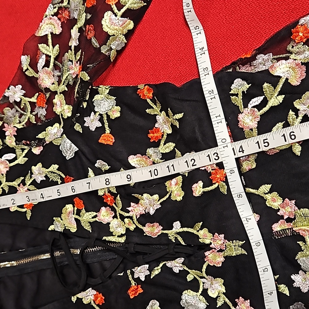 A'GACI Floral embroidered black mesh lace up long sleeve romper zip back S - Picture 7 of 8